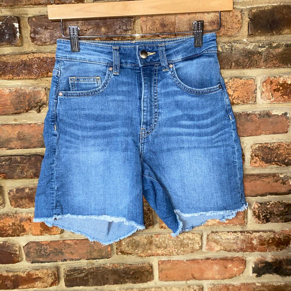 H&M Medium Wash Blue Denim Cut-Off Jean Shorts WOmen's Size 2